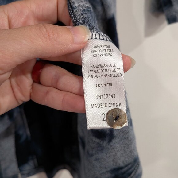 Coin 1804 Tie Dye 3/4 Sleeve Top Blue Navy Size 2X - Picture 2 of 4